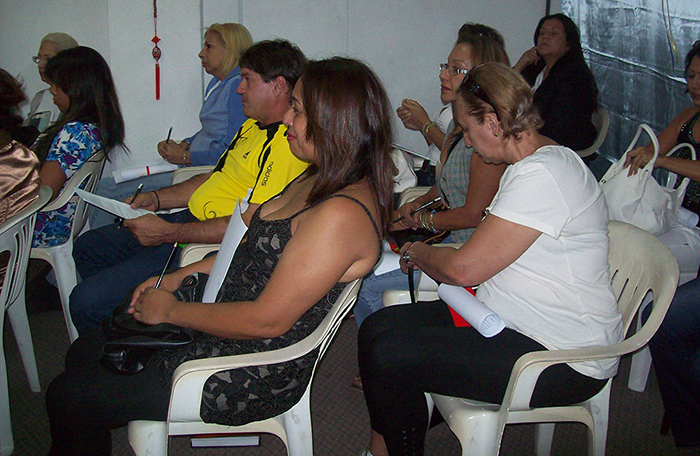 Talleres de emprendimiento femenino en Ecuador